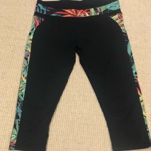 Fabletics Tropical Printed Capris- S